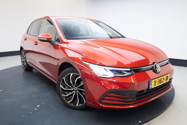 Volkswagen GOLF 1.0 TSI Life | Comfort | Carplay | Stoelv. | Camera |