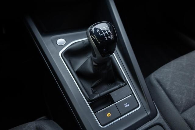 Volkswagen GOLF 1.0 TSI Life | Comfort | Carplay | Stoelv. | Camera |