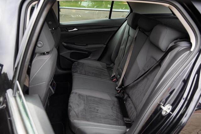 Volkswagen GOLF 1.5 eTSI Style Business , Adap. Cruise, Trekhaak, Memory, Camera, Side Assist