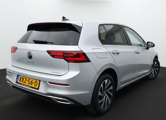 Volkswagen GOLF eHybrid PHEV 204PK DSG STYLE CAMERA/VELOURS/NAVI/IQ-LIGHT