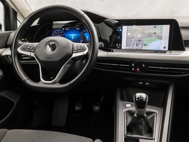 Volkswagen GOLF Variant 1.0 TSI Life Sport (APPLE CARPLAY, GROOT NAVI, CAMERA, MEMORY SEAT, ALCANTARA, GETINT GLAS, SPORTSTOELEN, STUUR/STOELVERWARMING, TREKHAAK, NIEUWE APK, NIEUWSTAAT)