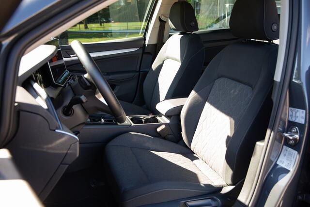 Volkswagen GOLF Variant 1.5 eTSI Life Edition , Adap. cruise, Trekhaak, Stoel/stuurverwarming,