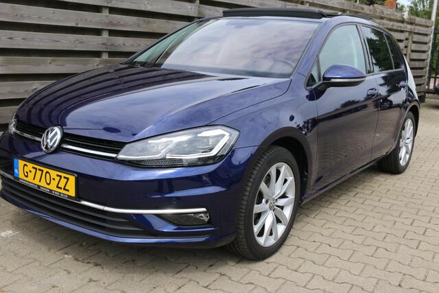 Volkswagen GOLF 1.5 TSI Highline / Panoramadak / Cruise / Climate / Apple carplay