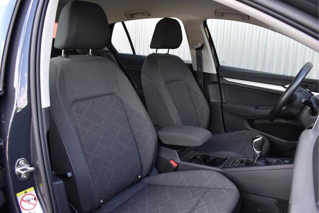 Volkswagen GOLF 1.0 TSI Life Adaptive cruise, Virtual cockpit, Trekhaak, Carplay, DAB, NAP