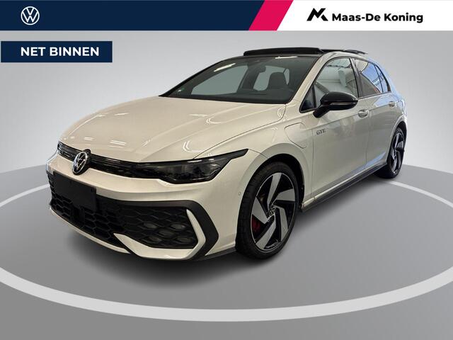 Volkswagen GOLF 1.5 eHybrid 272pk DSG GTE · Panoramadak · Camera · Inklap. Trekhaak · Leder Vienna · Head-Up Display · Stuur-& Stoelverwarming + verkoeling · Garantie t/m 15-06-2030 of 100.000km