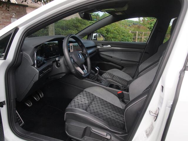 Volkswagen GOLF Variant 1.5 TSI R-Line | Camera | Sfeerverlichting | ACC | Apple Carplay | NL-Auto |
