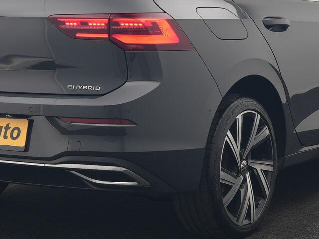 Volkswagen GOLF 1.4 eHybrid Style PHEV 204pk Dealer O.H. | Trekhaak Af Fabriek | Panodak | Adaptive Cruise | Camera | IQ Light | Alcantara Sportstoelen Memory & Massage | Sfeerverlichting | Apple Carplay | Stoelen & Stuur Verwarmd | Blis | Keyless | Plug In Hybrid |