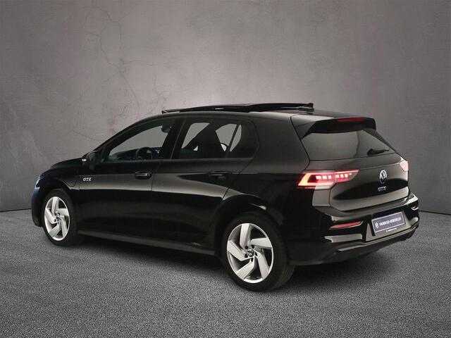 Volkswagen GOLF GTE 1.5 TSI eHybrid 272pk DSG Automaat Trekhaak, Panoramadak, Black Style, Lederen bekleding, LED matrix koplampen, Adaptive cruise control