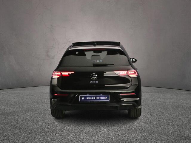 Volkswagen GOLF GTE 1.5 TSI eHybrid 272pk DSG Automaat Trekhaak, Panoramadak, Black Style, Lederen bekleding, LED matrix koplampen, Adaptive cruise control