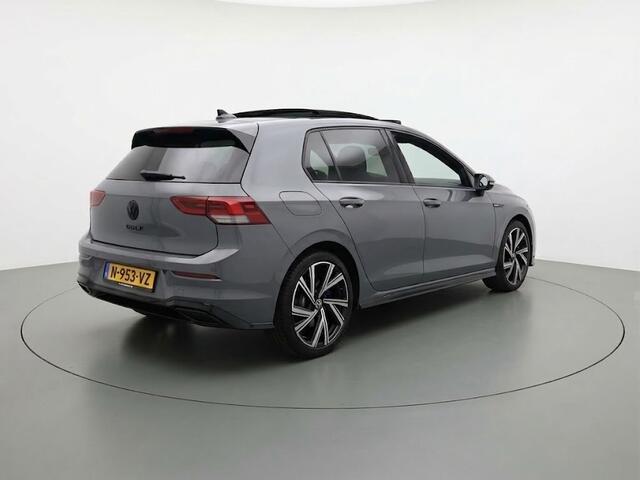 Volkswagen GOLF 1.5 eTSI R-Line | Geen import | Panoramadak | Camera | H&K | IQ