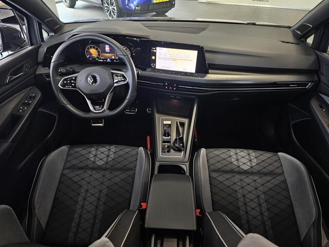 Volkswagen GOLF 1.5 eTSI R-Line | Geen import | Panoramadak | Camera | H&K | IQ