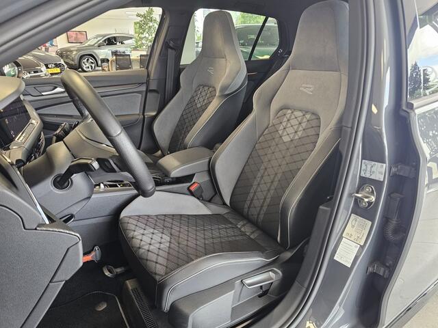 Volkswagen GOLF 1.5 eTSI R-Line | Geen import | Panoramadak | Camera | H&K | IQ