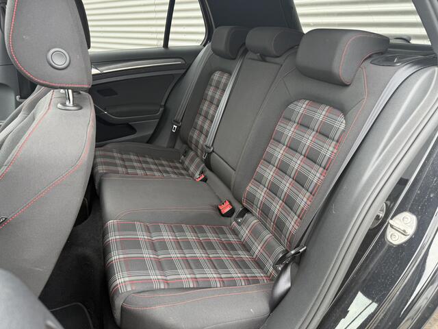 Volkswagen GOLF 2.0 TSI GTI Performance | Nieuw Binnen! | Pano | Stoelverwarming | ACC | Camera
