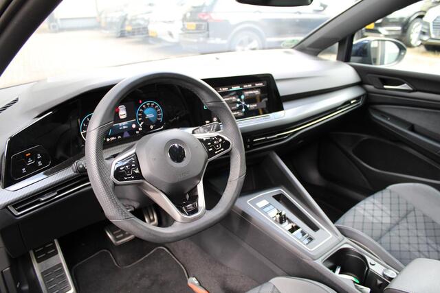 Volkswagen GOLF 1.5 eTSI R-Line | LED | Adaptieve Cruise |