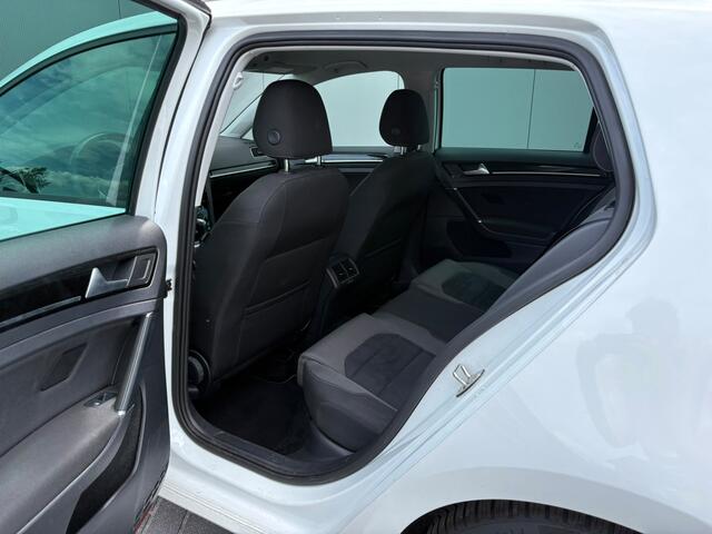 Volkswagen GOLF 1.5 TSI 150PK Automaat Highline Navigatie/Carplay-android/Stoelverwarming/Adapt.cruise