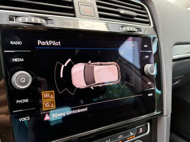 Volkswagen GOLF 1.5 TSI 150PK Automaat Highline Navigatie/Carplay-android/Stoelverwarming/Adapt.cruise