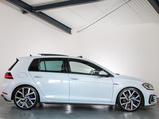 Volkswagen GOLF 1.4 TSI GTE PHEV Panoramadak, LED, Camera, ACC, Trekhaak, Mooie uitvoering!