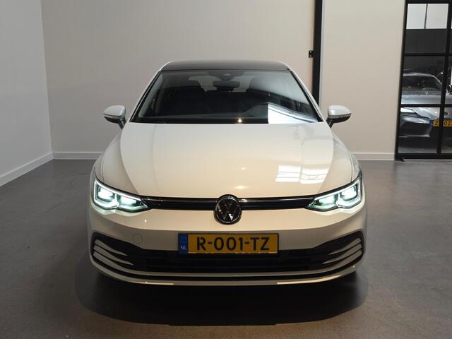Volkswagen GOLF eTSI Life Business *Full-option* Stoel & Stuurverwarming - Panorama schuifdak - Apple Carplay/Android Auto - Dodehoekdetectie - Adaptive Cruise