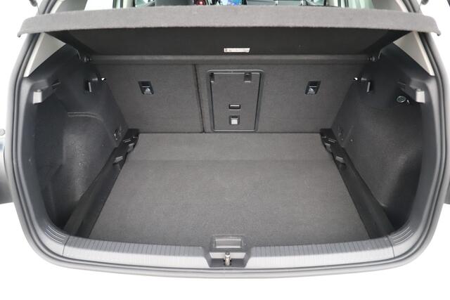 Volkswagen GOLF 1.0 eTSI Life Automaat Virtual Sfeerverlichting 16 inch Navigatie Achteruitrijcamera
