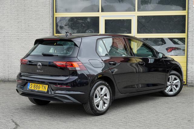 Volkswagen GOLF 1.0 TSI 5drs Life BJ2023 Lmv 16" | Led V+A | Pdc | App-Connect | Navi | Virtual cockpit | Dashboard verlichting | Climate control | Cruise control | Getint glas