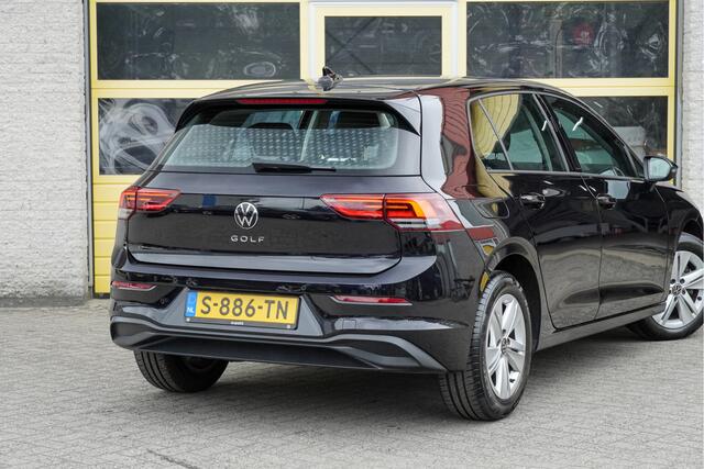 Volkswagen GOLF 1.0 TSI 5drs Life BJ2023 Lmv 16" | Led V+A | Pdc | App-Connect | Navi | Virtual cockpit | Dashboard verlichting | Climate control | Cruise control | Getint glas