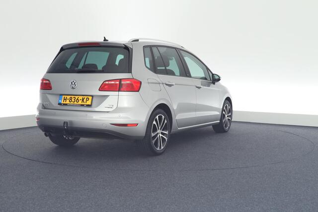Volkswagen GOLF SPORTSVAN 1.4 TSI Highline Automaat Navigatie Trekhaak Stoelverwarming Xenon