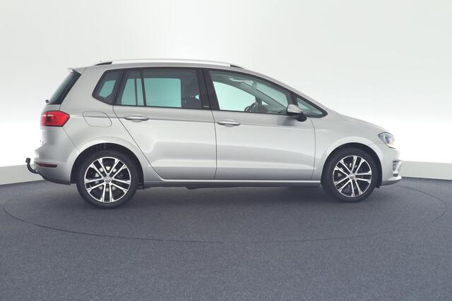 Volkswagen GOLF SPORTSVAN 1.4 TSI Highline Automaat Navigatie Trekhaak Stoelverwarming Xenon