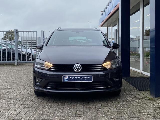 Volkswagen GOLF SPORTSVAN 1.4 TSI Connected Series / Automaat / Cruise-Control / Climate-Control / Stoelverwarming / Afneembare-Trekhaak / Apple-Carplay & Android-Auto / DAB Radio-Bluetooth / Navi / PDC V+A / 17'' LMV / ENZ.