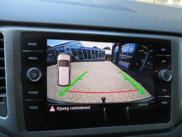 Volkswagen GOLF SPORTSVAN 1.0 TSI 115pk DSG-aut. HIGHLINE / Trekhaak / Camera / 17 Inch / BOVAG garantie