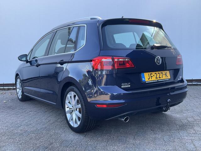 Volkswagen GOLF SPORTSVAN 1.2 TSI Highline Automaat Pano Trekhaak Adap.Cruise Stoelverw+Massage Voll.Onderhouden VOL!