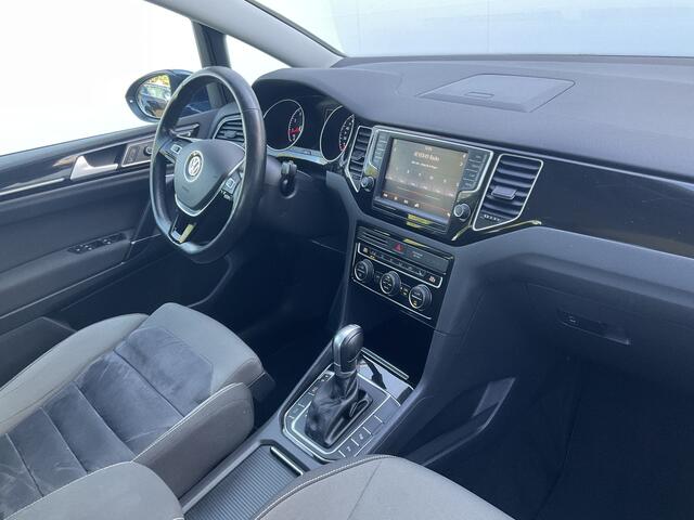 Volkswagen GOLF SPORTSVAN 1.2 TSI Highline Automaat Pano Trekhaak Adap.Cruise Stoelverw+Massage Voll.Onderhouden VOL!