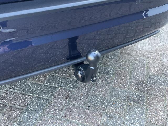 Volkswagen GOLF SPORTSVAN 1.2 TSI Highline Automaat Pano Trekhaak Adap.Cruise Stoelverw+Massage Voll.Onderhouden VOL!