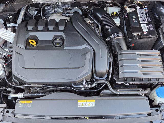 Volkswagen GOLF SPORTSVAN 1.5 TSI ACT Highline /Apple Carplay/Lane-Side-Front assist/Stoelverw./Adaptive Cruise Contr./Climate Contr./Grootlichtass./Navi/16''LMV/(MET GARANTIE*)