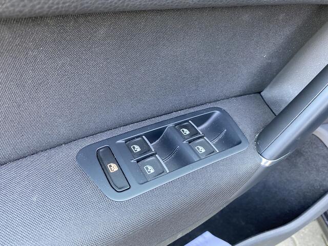 Volkswagen GOLF SPORTSVAN 1.2 TSI Highline Navigatie,Trekhaak & Camera