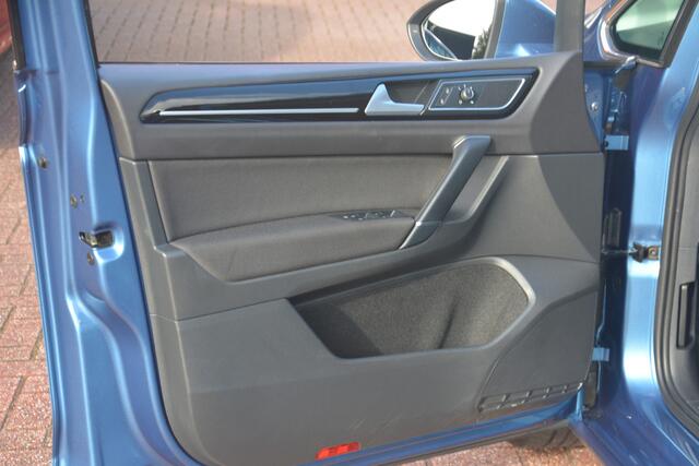 Volkswagen GOLF SPORTSVAN 1.4 TSI Connected Series | Navigatie | Camera | Ergo stoel | DAB+ | Dodehoeksensor | Trekhaak | NL auto!! | Keurige Sportsvan afkomstig van eerste eigenaar en dealer onderhouden!!