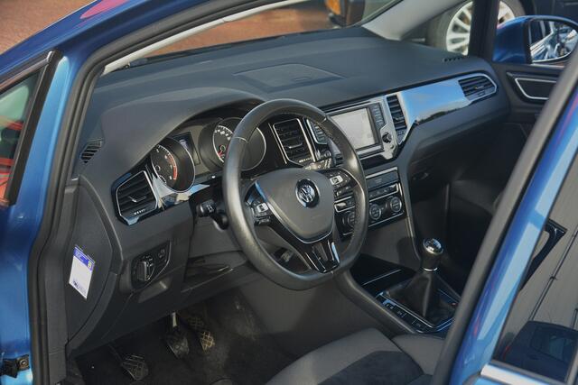 Volkswagen GOLF SPORTSVAN 1.4 TSI Connected Series | Navigatie | Camera | Ergo stoel | DAB+ | Dodehoeksensor | Trekhaak | NL auto!! | Keurige Sportsvan afkomstig van eerste eigenaar en dealer onderhouden!!