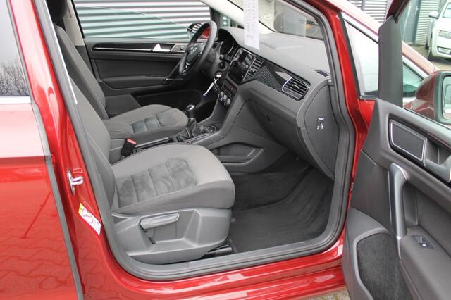 Volkswagen GOLF SPORTSVAN 1.5 TSi ACT Highline Edition Uitv. NAVIGATIE