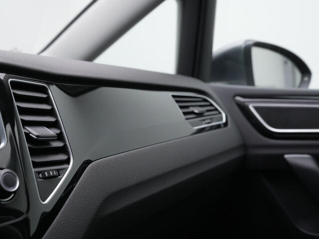 Volkswagen GOLF SPORTSVAN 1.2 TSI 110 pk Highline | 1e eigenaar | Trekhaak | Achteruitrijcamera | Navigatie | Alcantara | Carplay