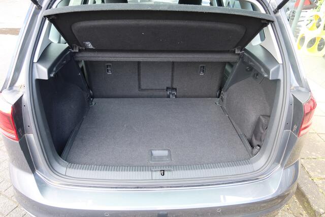 Volkswagen GOLF SPORTSVAN 1.0 TSI ATUOMAAT Comfortline All-Season I TREKHAAK