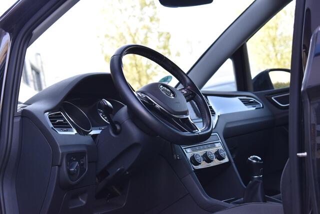 Volkswagen GOLF SPORTSVAN 1.4 TSI Highline Camera Carplay Cruise Trekhaak