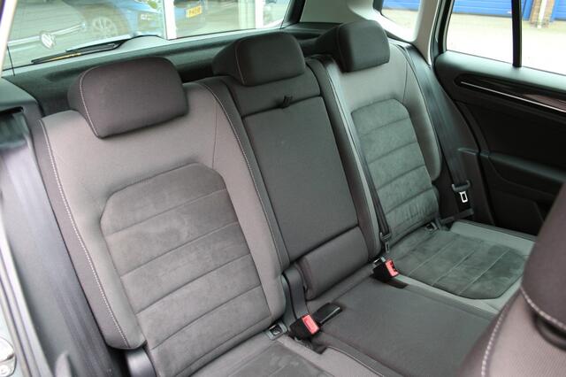 Volkswagen GOLF SPORTSVAN 1.5 TSI ACT Highline, Navi, Cruise, Camera, Trekhaak, Stoelverw.