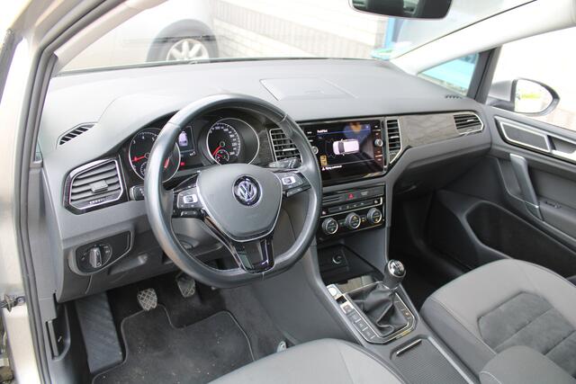 Volkswagen GOLF SPORTSVAN 1.5 TSI ACT Highline Clima Navi Trekh. panoramadak