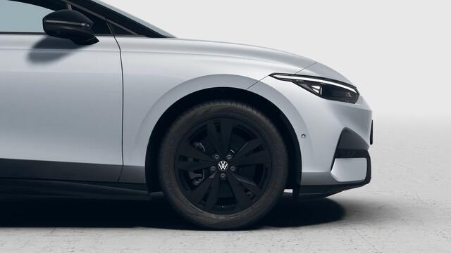 Volkswagen ID ID.7 Tourer Pro Limited Edition | Achterbank in ongelijke delen neerklapbaar incl. middenarmsteun en doorlaadmogelijkheid | Afstandscontrolesysteem (Front Assist), met voetgangers- en fietsersherkenning | Airconditioning automatisch, 2-zone (Climatronic)