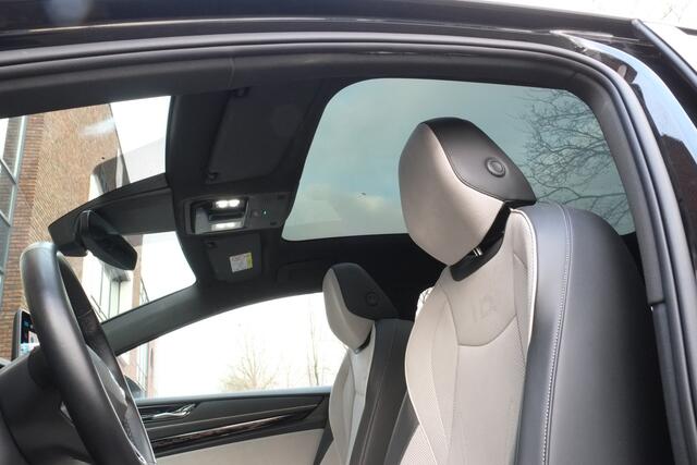 Volkswagen ID ID.7 Tourer 1st Edition 77 kWh Warmtepomp, Panoramadak, Trekhaak, Head-up display, El stoelen, 360° Camera