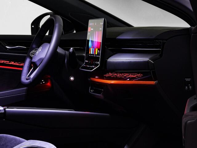 Volkswagen ID ID.7 Tourer Pro Limited Edition 77 kWh accu 286 PK · Draadloze telefoonlader · 360 camera · verwarmde voorstoelen · Trekhaak inklapbaar, met elektrische ontgrendeling ·