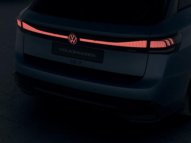 Volkswagen ID ID.7 Tourer Pro Limited Edition 77 kWh accu 286 PK | Velgen 20" | 360 graden camera | Stoel & Stuurverwarming |