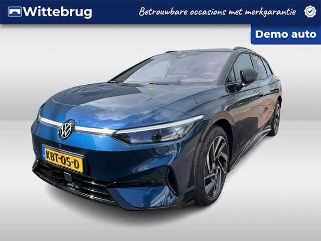 Volkswagen ID ID.7 Tourer Pro Limited Edition Black 77 kWh Navigatie / 360 graden camera / Trekhaak inklapbaar / Voorstoelen met massageprogramma's Rijdende demo, graag bezichtigen op afspraak