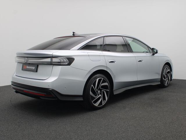Volkswagen ID ID.7 Pro Business 77 kWh 286PK Aut. SOH 100%, 360gr. Camera, Head-Up Display, Warmtepomp, 20" LM Velgen, Keyless, Side Assist, Memorystoel
