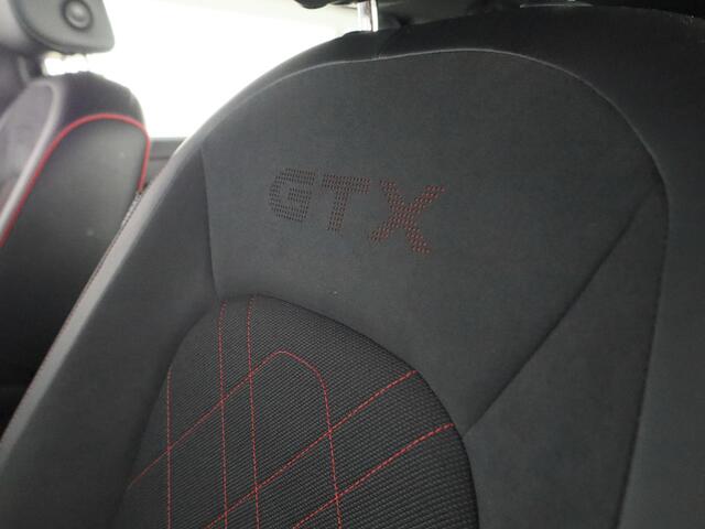 Volkswagen ID. Buzz GTX 86 kWh LWB 7p. 340 pk | Verlengde garantie | Navigatie | Trekhaak (wegklapbaar) | Parkeersensoren (Park assist) | Achteruitrijcamera | Stoelverwarming v/a |