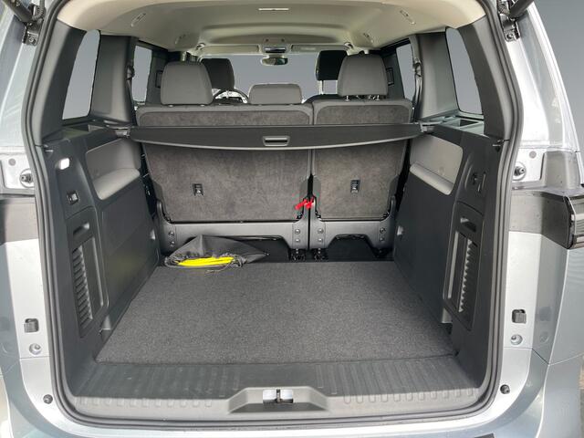 Volkswagen ID. Buzz Pure Limited 170 pk 59 kWh | 20 inch LMV | elektrische achterklep | Trekhaak | getint glas